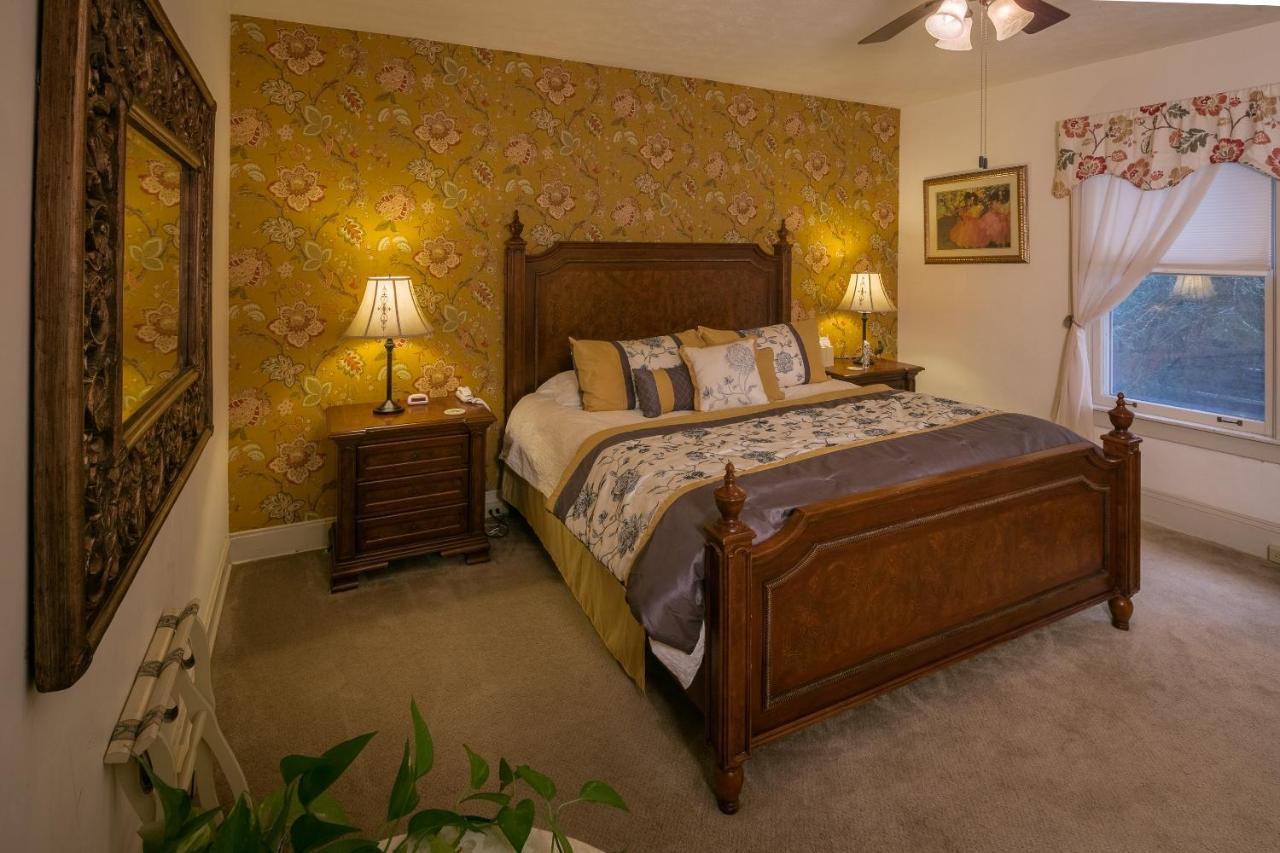 Uncle Gilbert Room 3