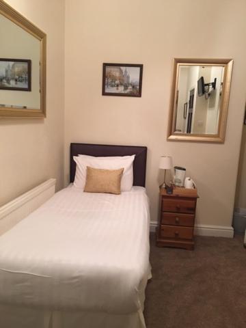 Twin Room,775137262:JPEG