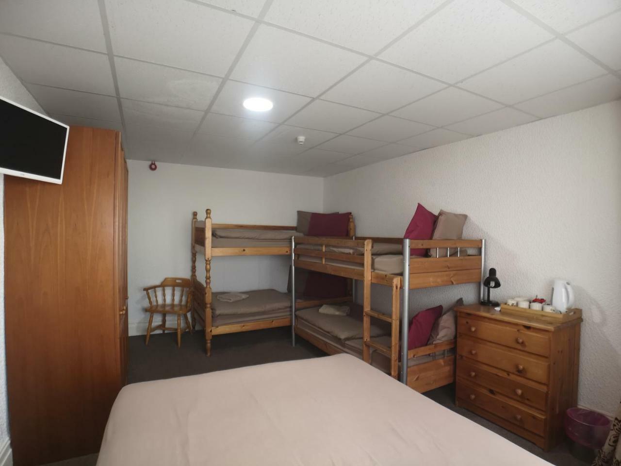 Family Room with Bath,779448897:JPEG