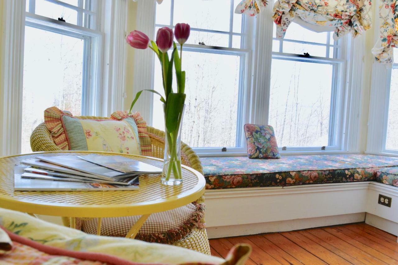 Queen Room with Garden View