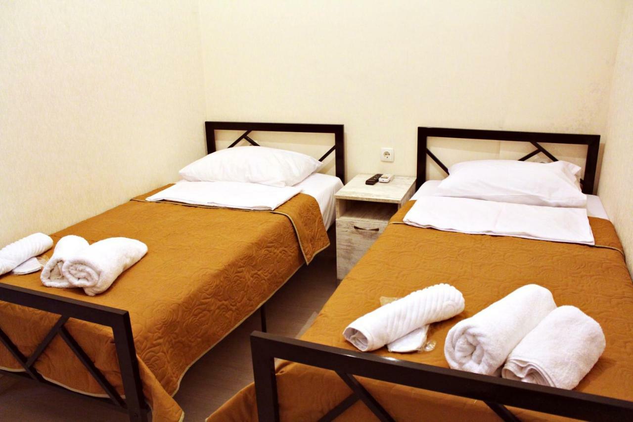 Budget Tweepersoonskamer met 2 aparte bedden zonder raam
