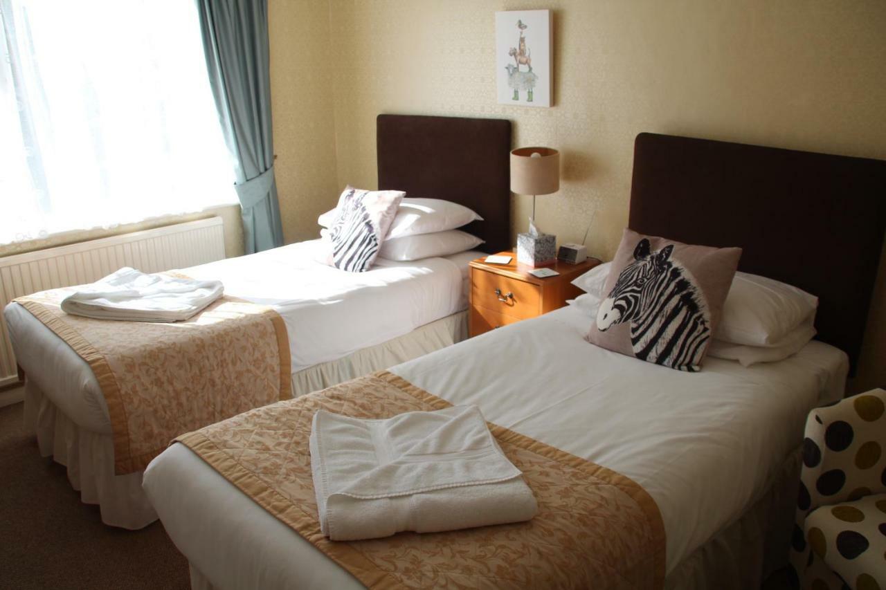 Family Room (2 Adults + 2 Children),969735370:JPEG