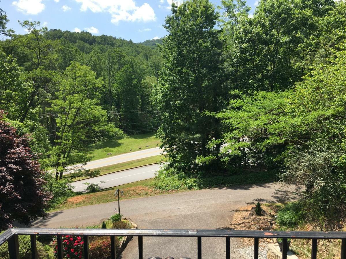 Deluxe Queen Suite with Private Balcony,958455991:JPEG