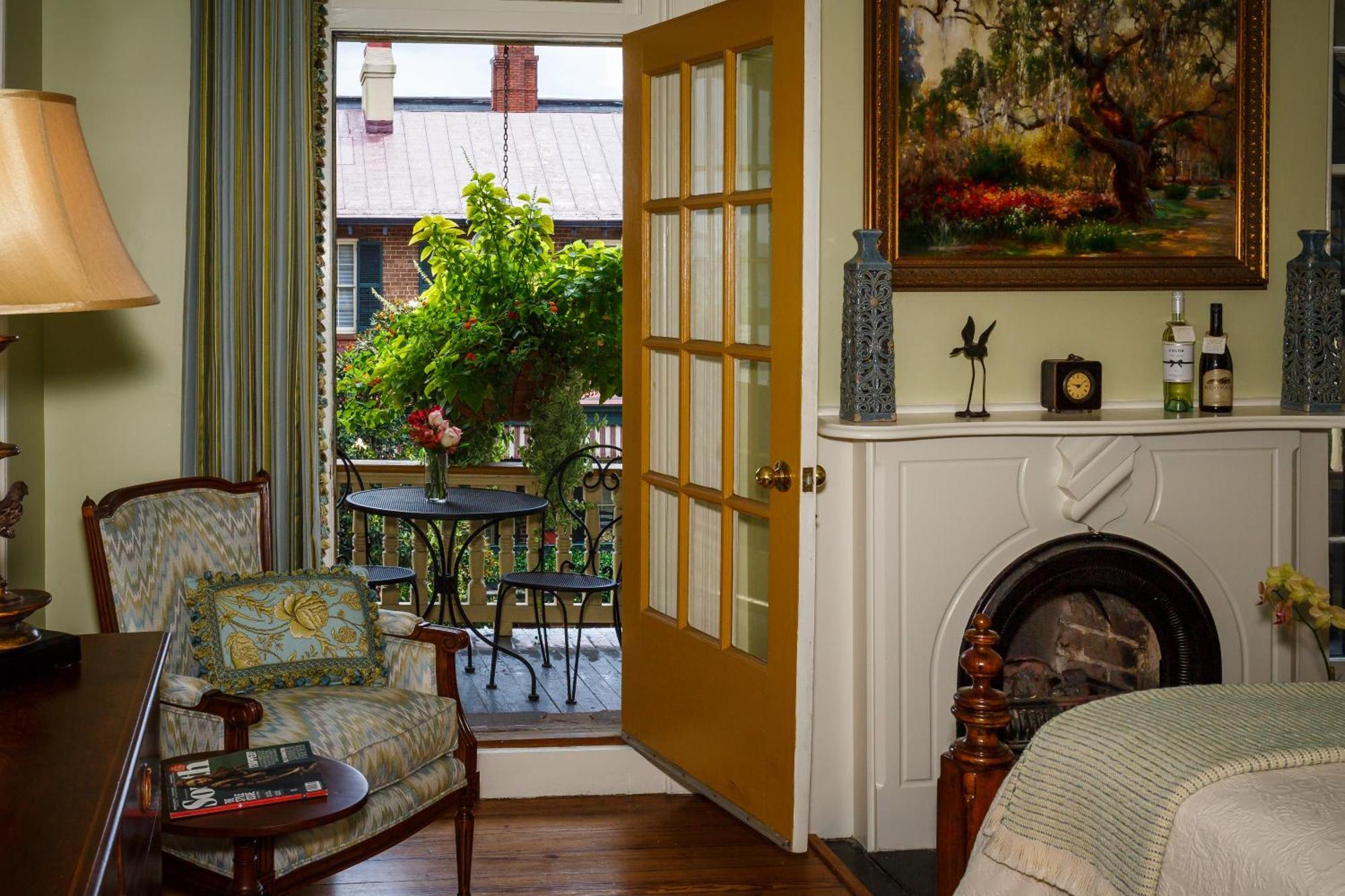 Eli Whitney Room Classic Queen