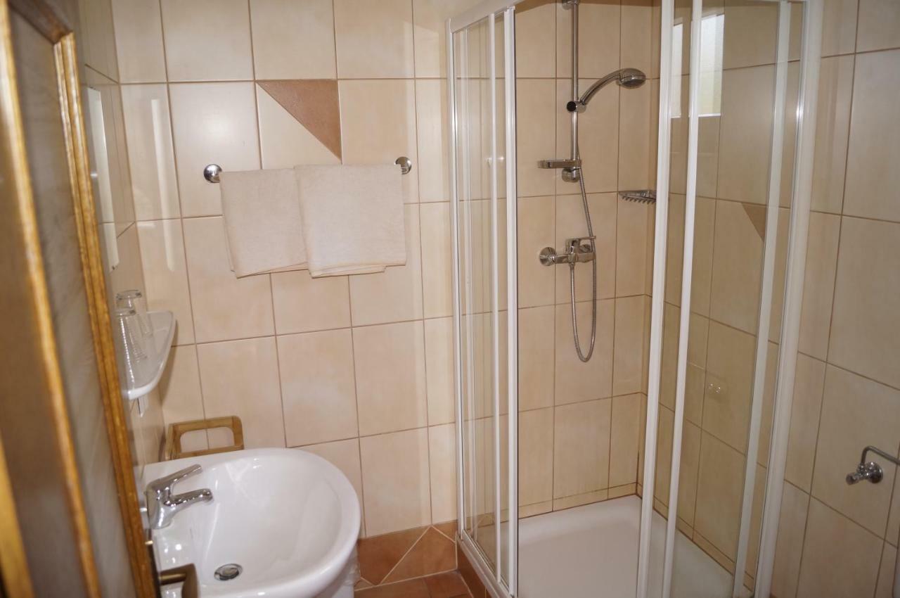 Standard Einzelzimmer mit Dusche
