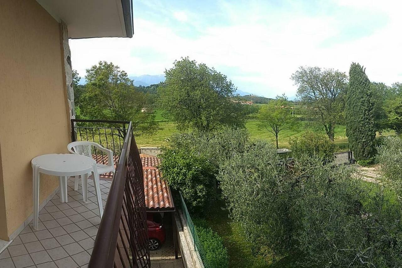Camera Matrimoniale con Vista Giardino