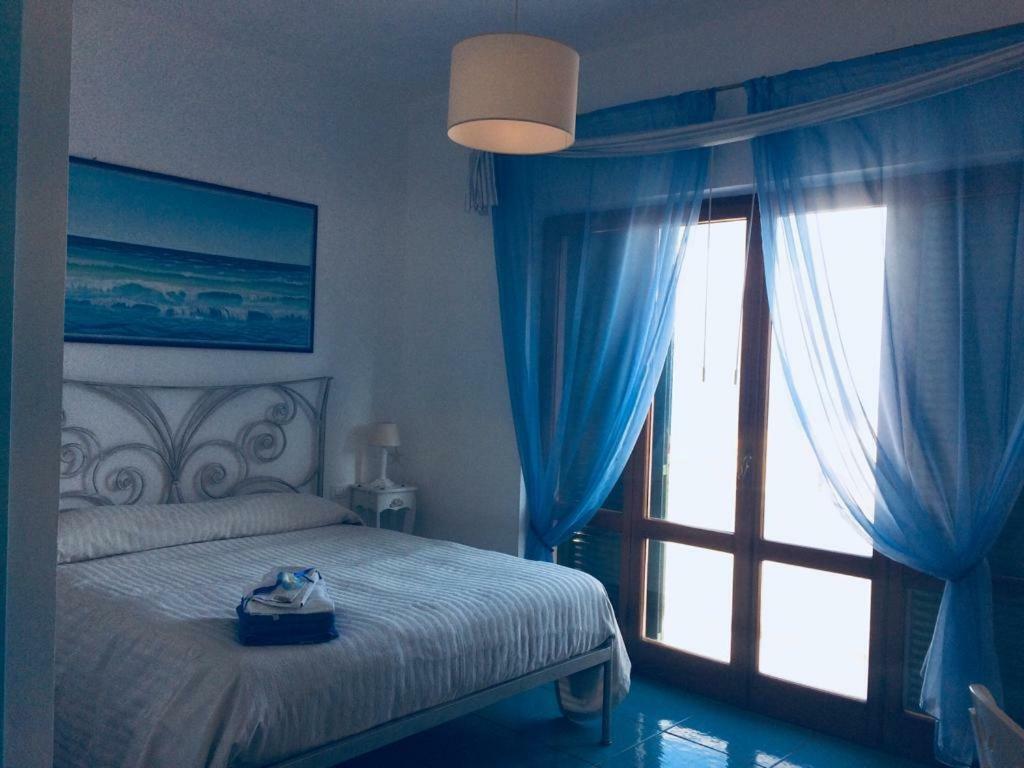 Habitación Doble Deluxe con balcón y vistas al mar