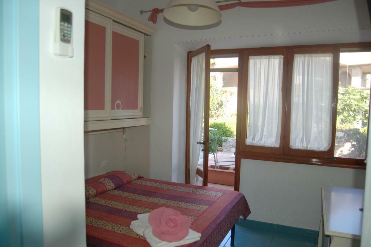 Queen Room Garden View