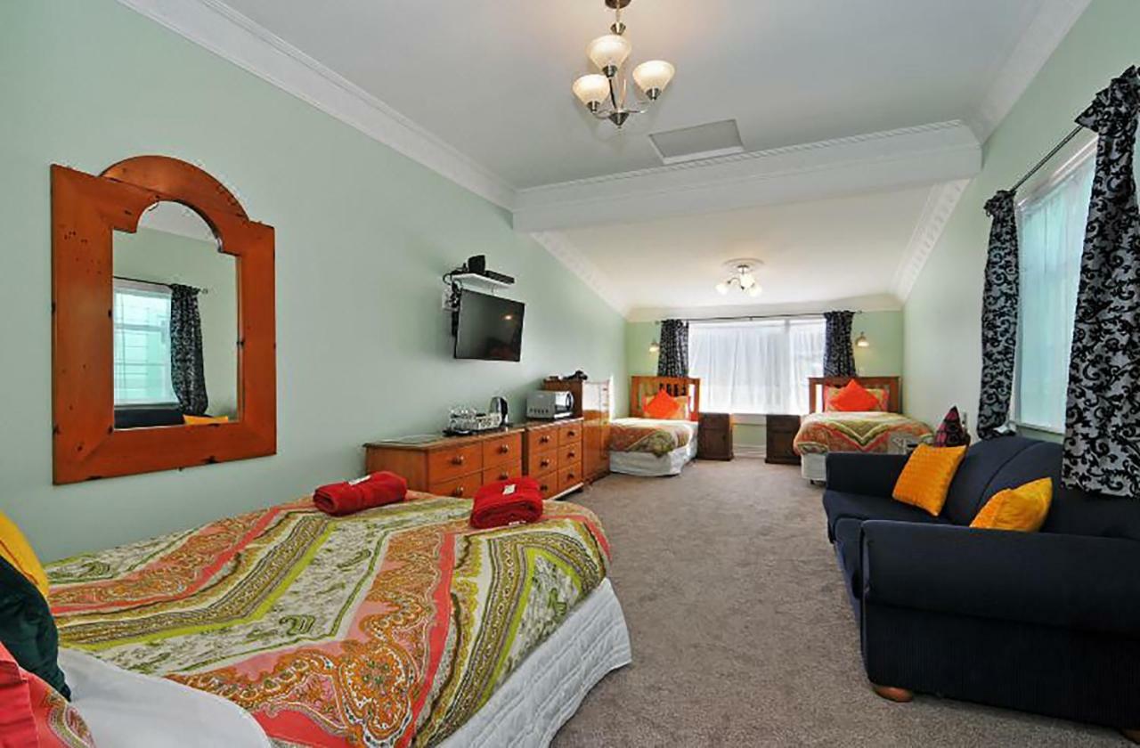 Triple Room with Private Bathroom