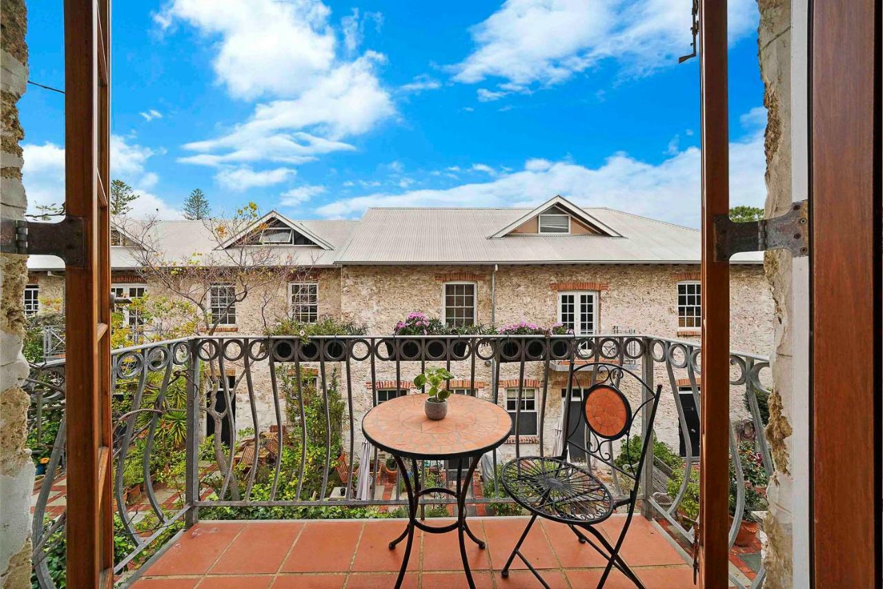 Batavia Queen Room Balcony