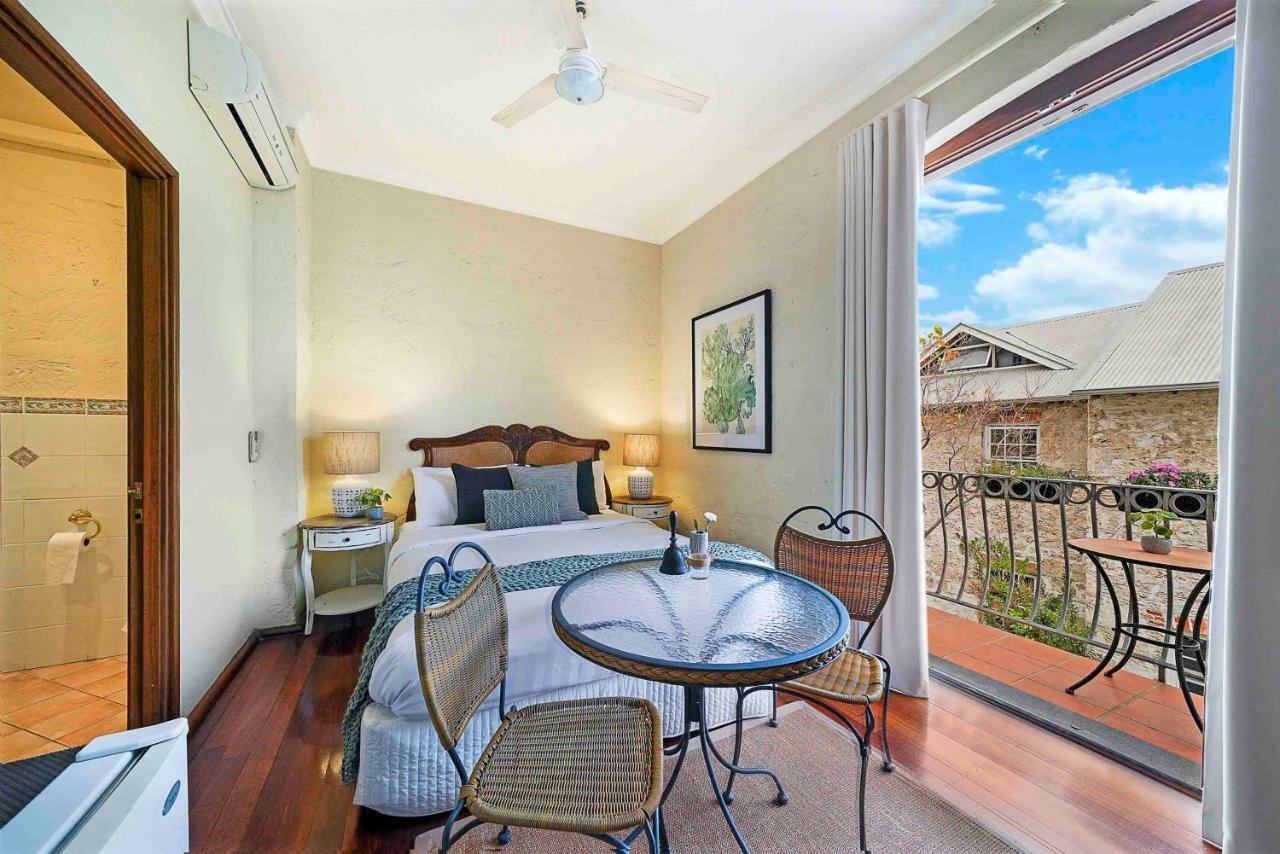 Batavia Queen Room Balcony