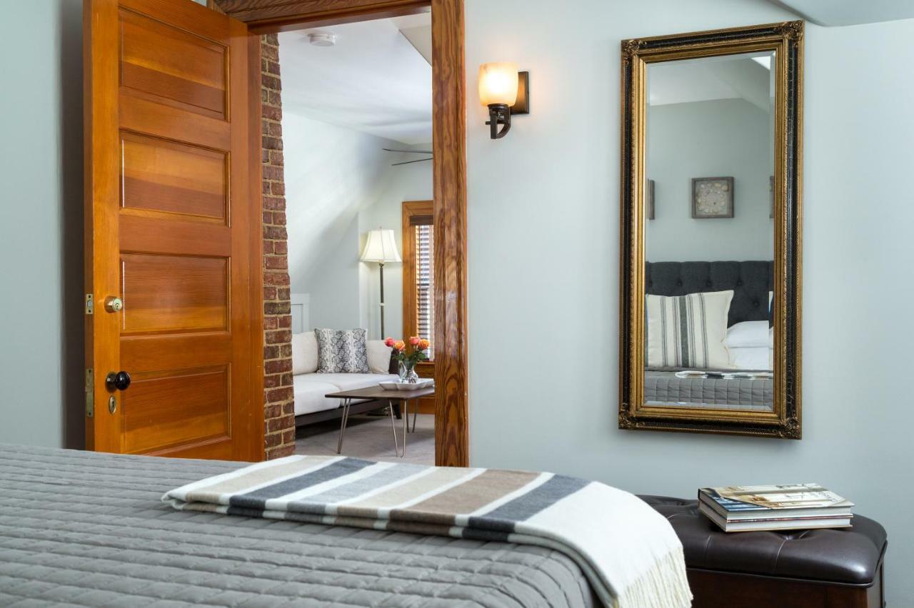 Superior King Suite