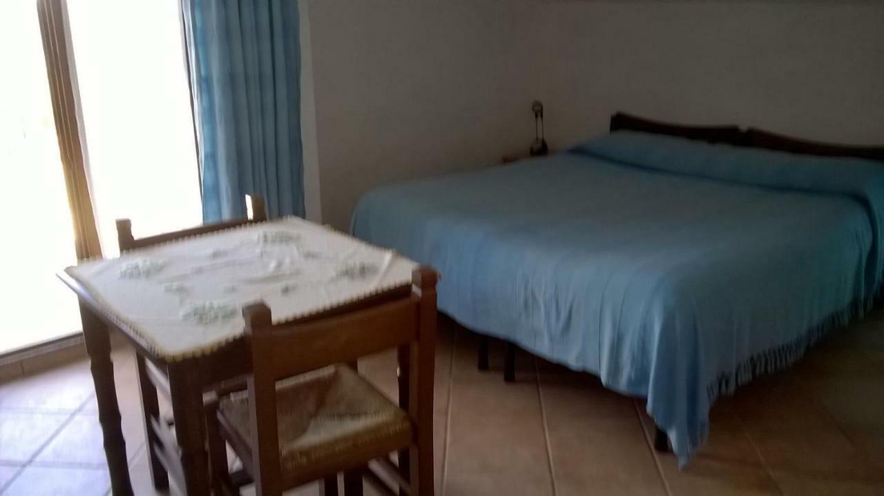 Doppel- oder Zweibettzimmer