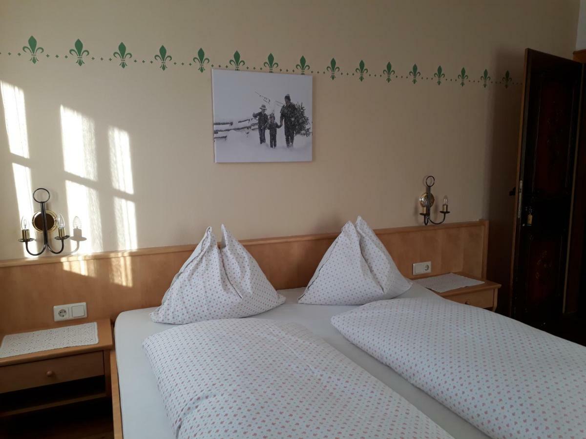 Doppelzimmer mit Balkon