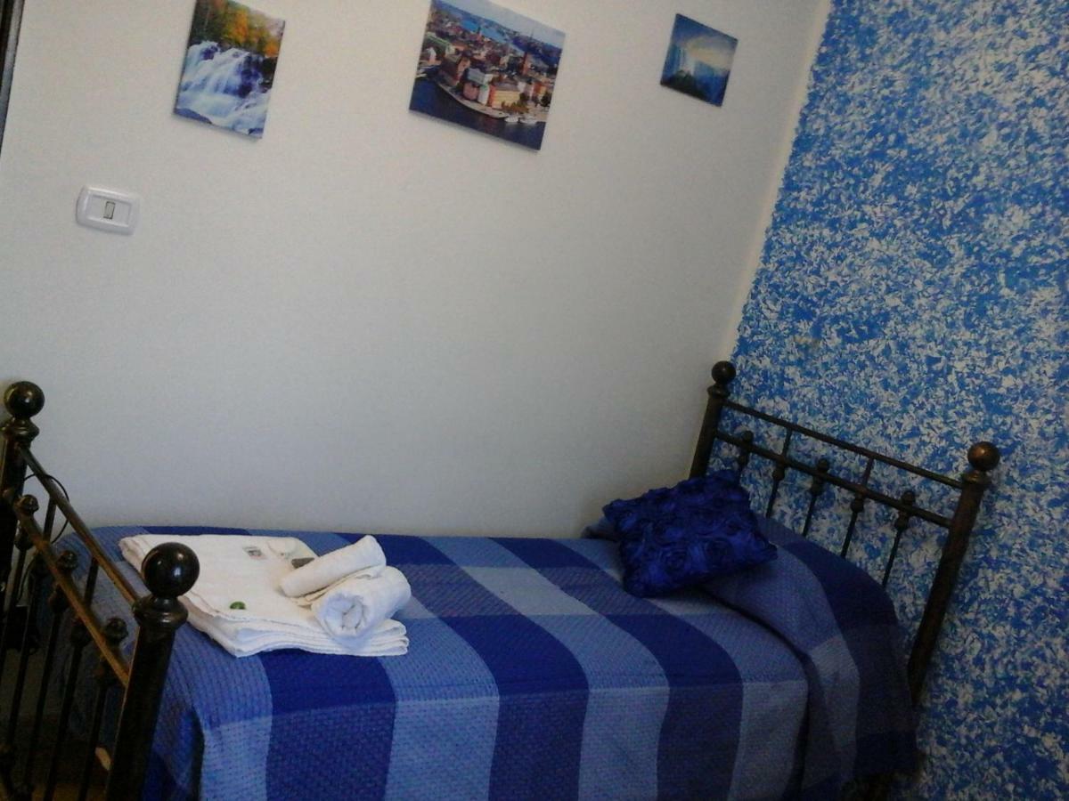 Camera Singola con Bagno in Comune