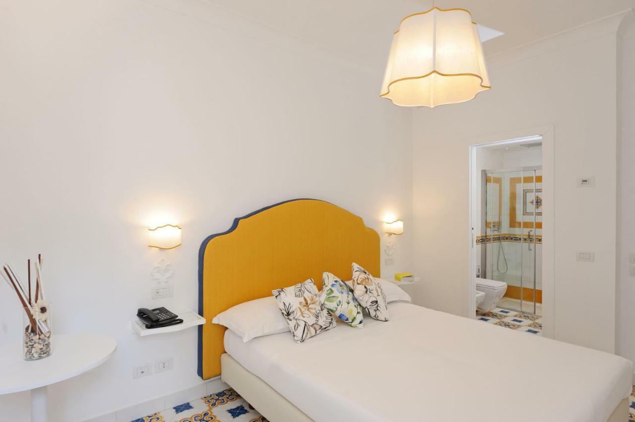 Standard Double or Twin Room,859437869:JPEG