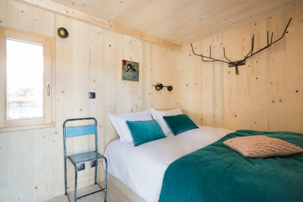 Two-Bedroom House,862492838:JPEG