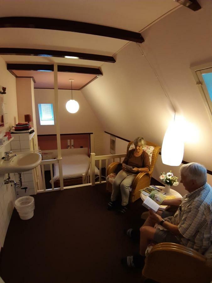 Tweepersoonskamer met Gedeelde Badkamer