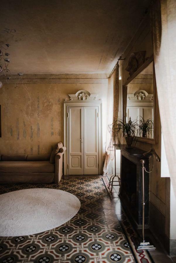 One-Bedroom Suite with Lake View,886815418:JPEG