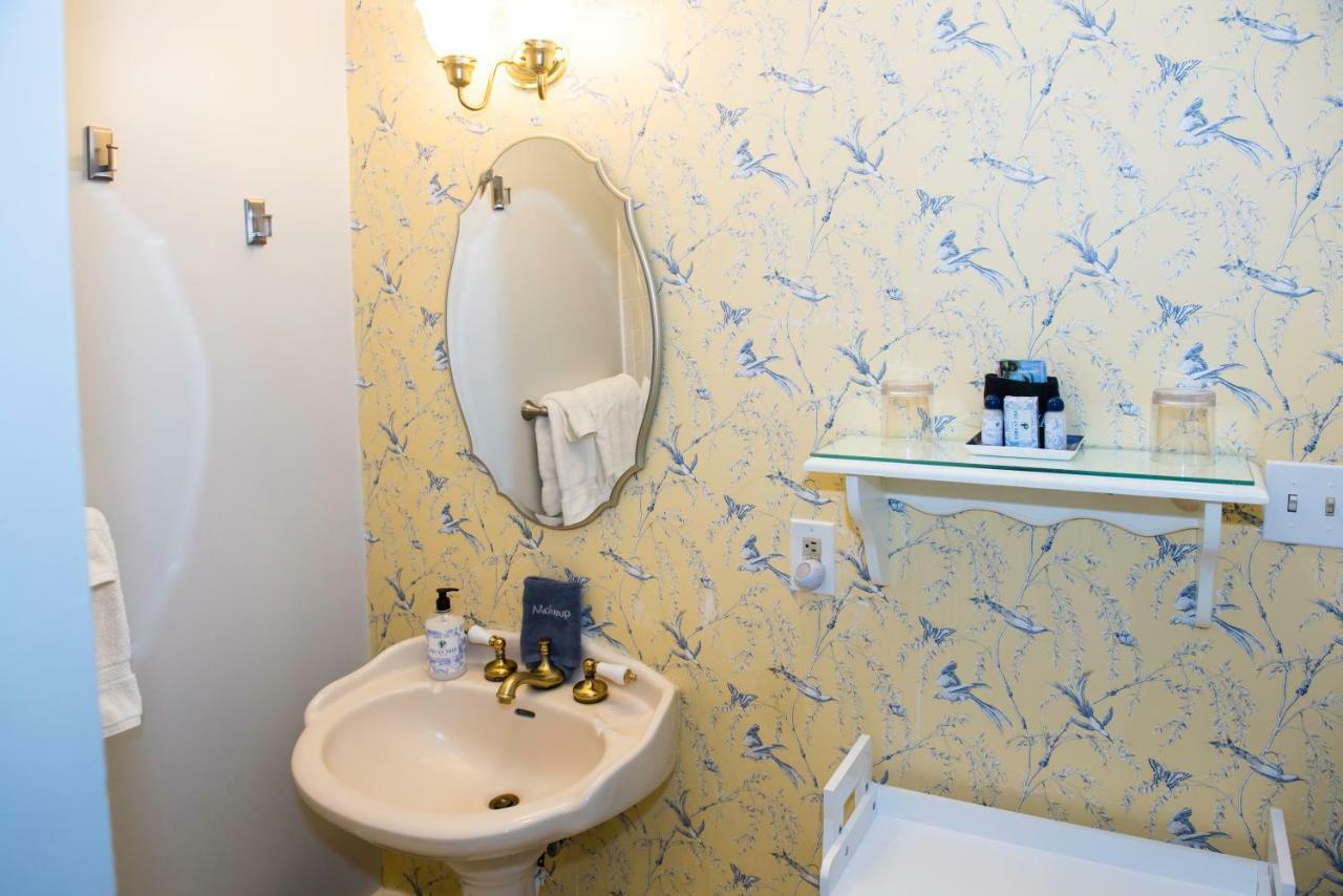 Queen Suite