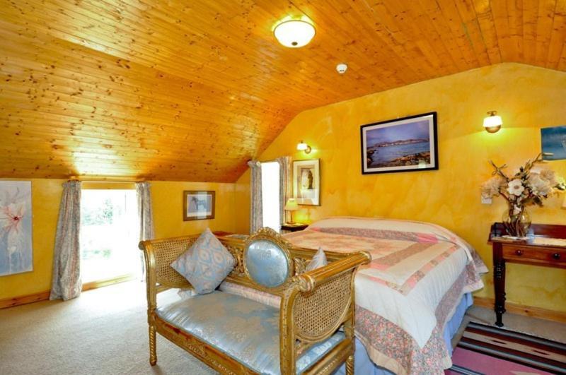 Queen Room,1580590721:JPEG