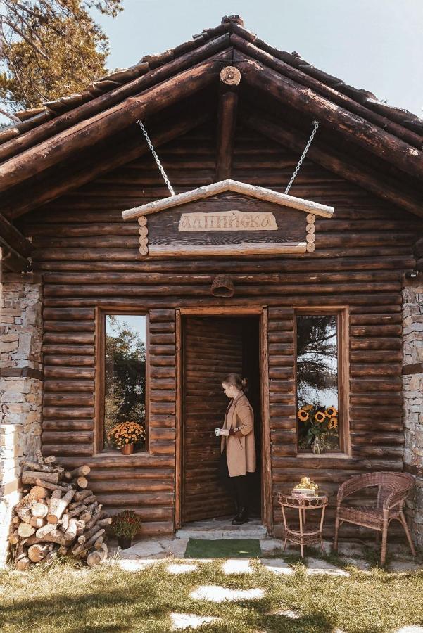 One-Bedroom Villa,928877584:JPEG