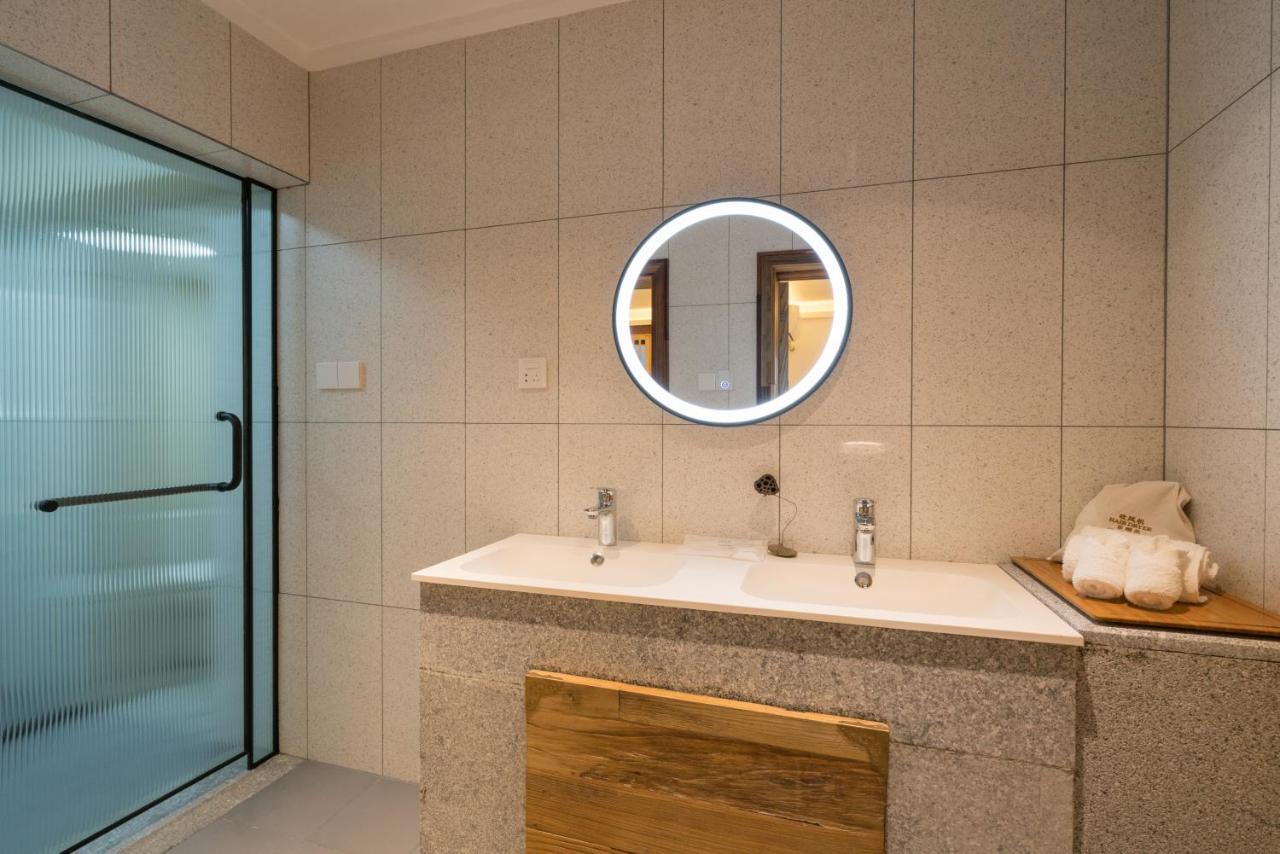Family Triple Room with Window