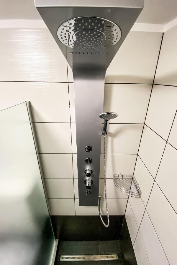 Camera Matrimoniale/Doppia con Letti Singoli con Bagno Privato