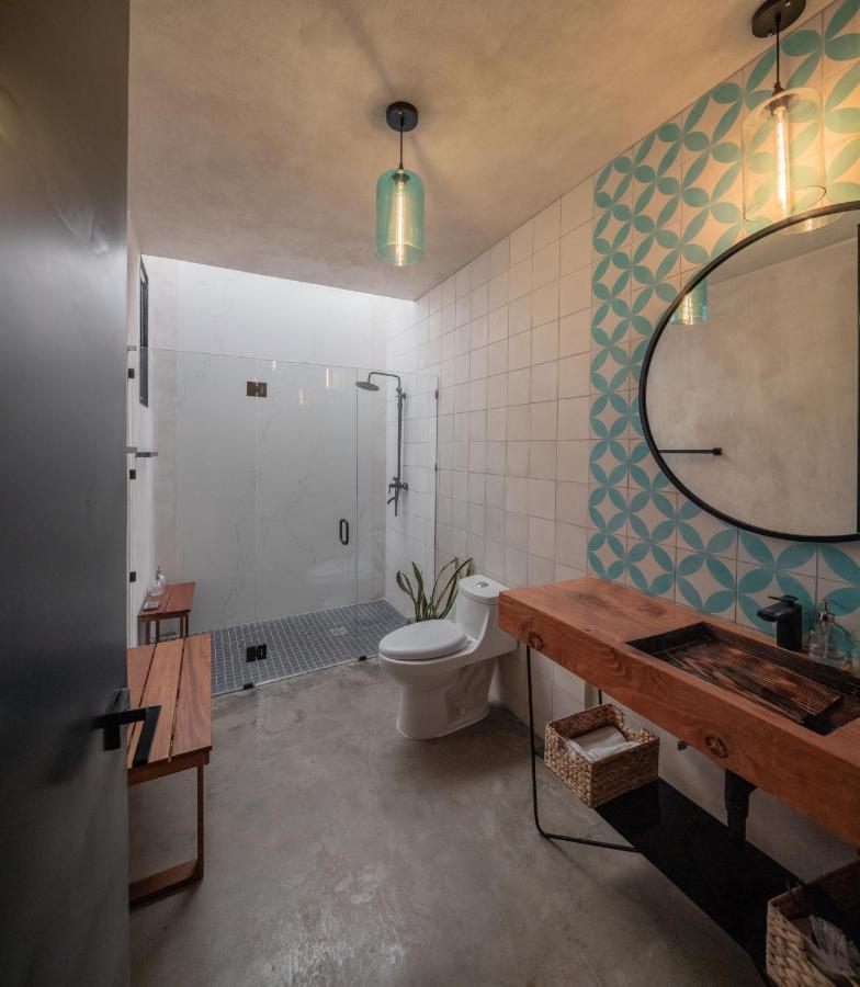 Habitación con cama grande