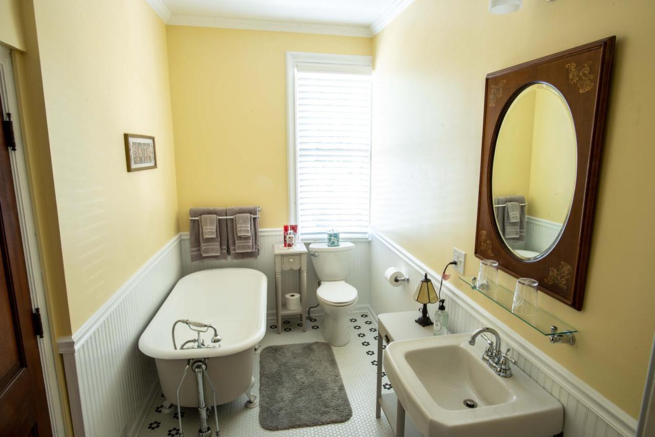 Queen Suite