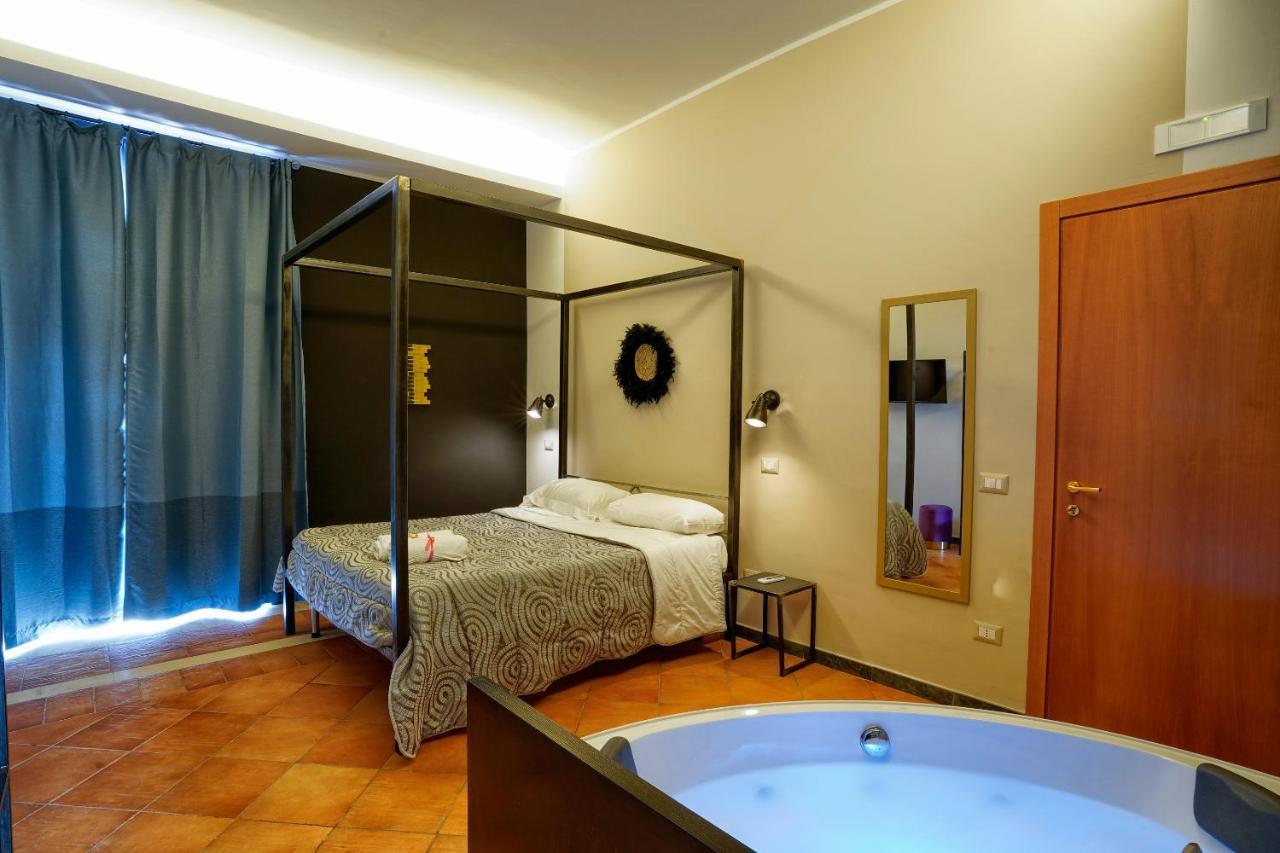 Deluxe Suite Spa Bath,956811682:JPEG