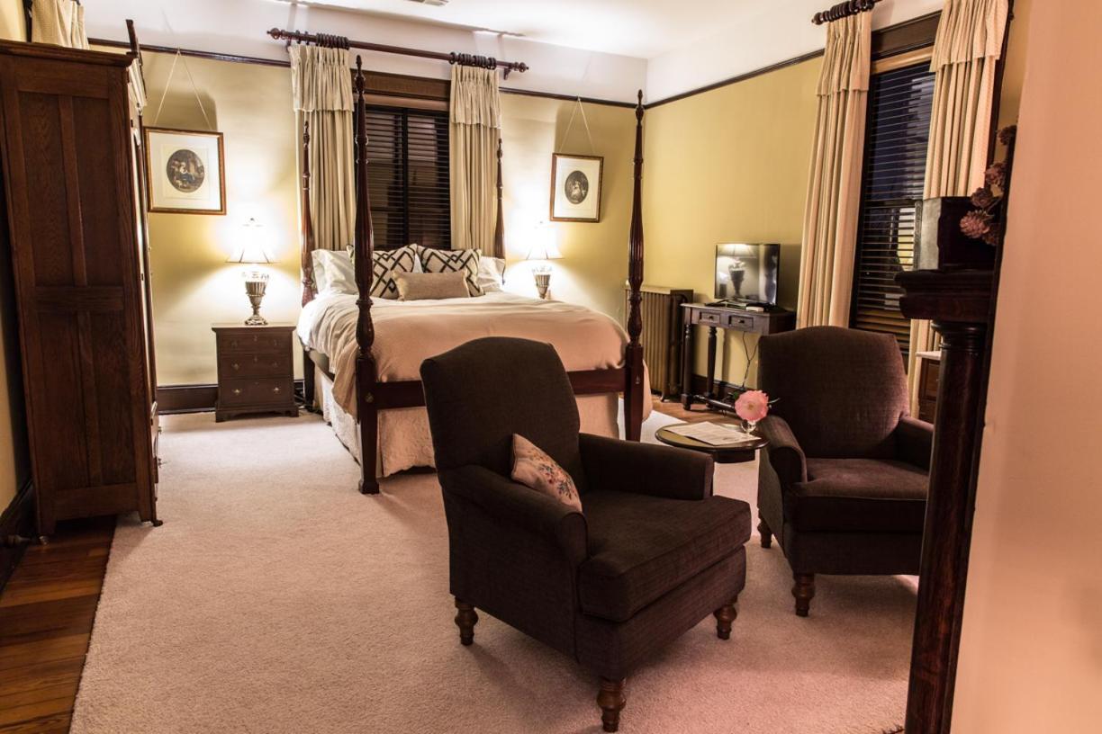 Queen Room