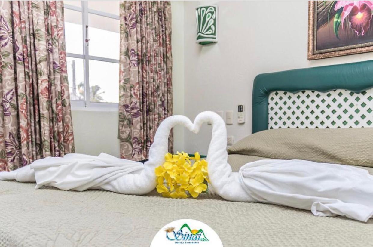 Habitación con cama grande