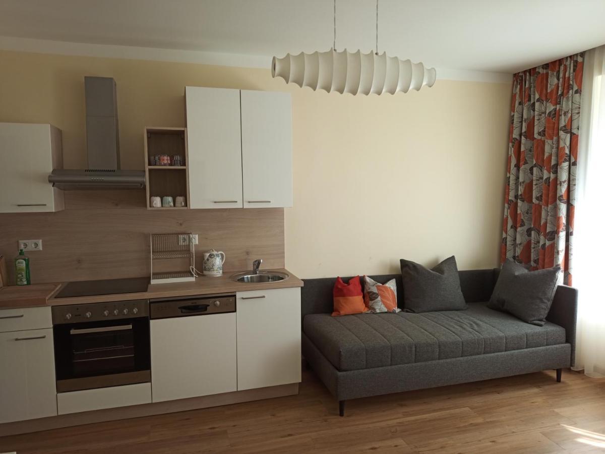 Small Apartment,1214157361:JPEG