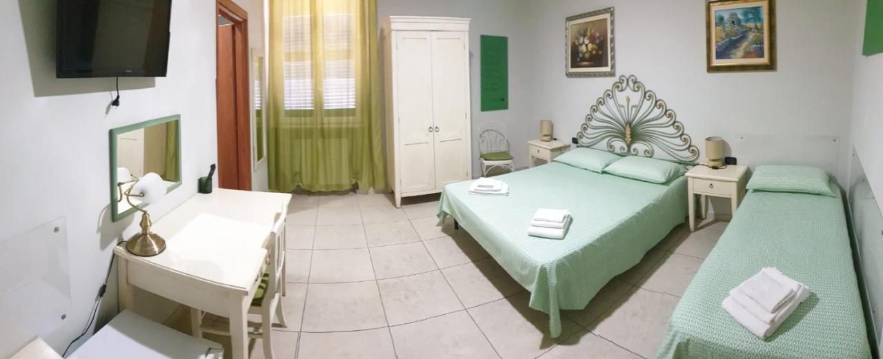 Camera Matrimoniale/Doppia con Letti Singoli con Letto Supplementare