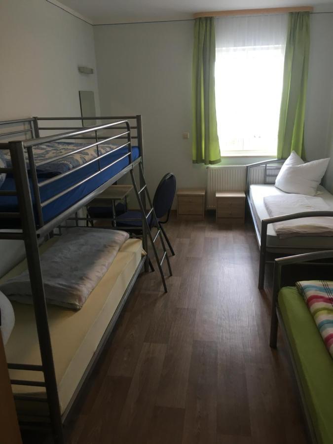 Vierbettzimmer mit privatem externen Bad