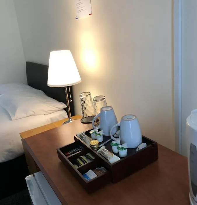 Renfrew Rooms At City Centre-1