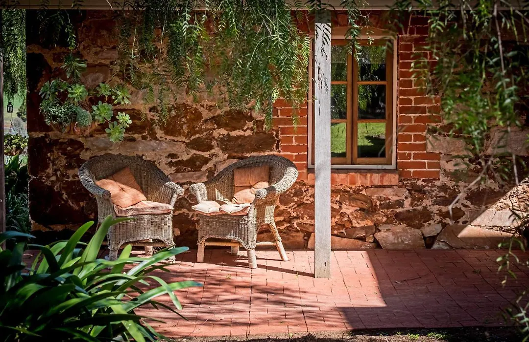 Lucy'S Cottage-1