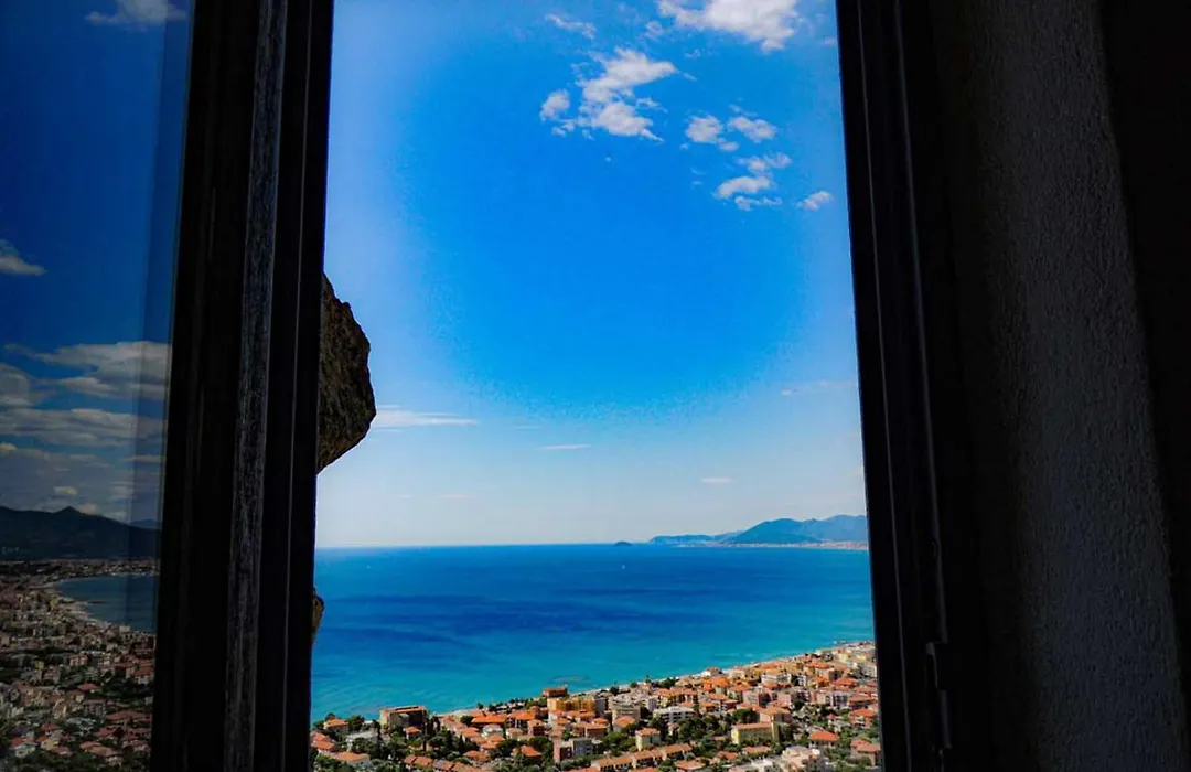 Blu Oltremare-1