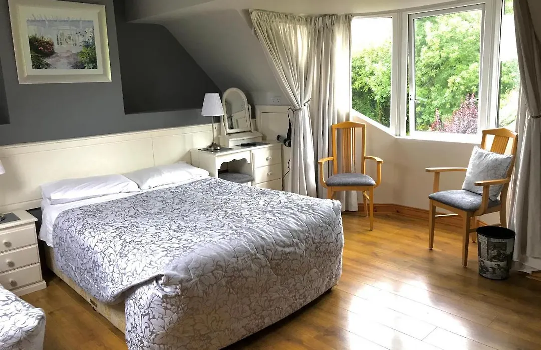 Grove Lodge B&B-1