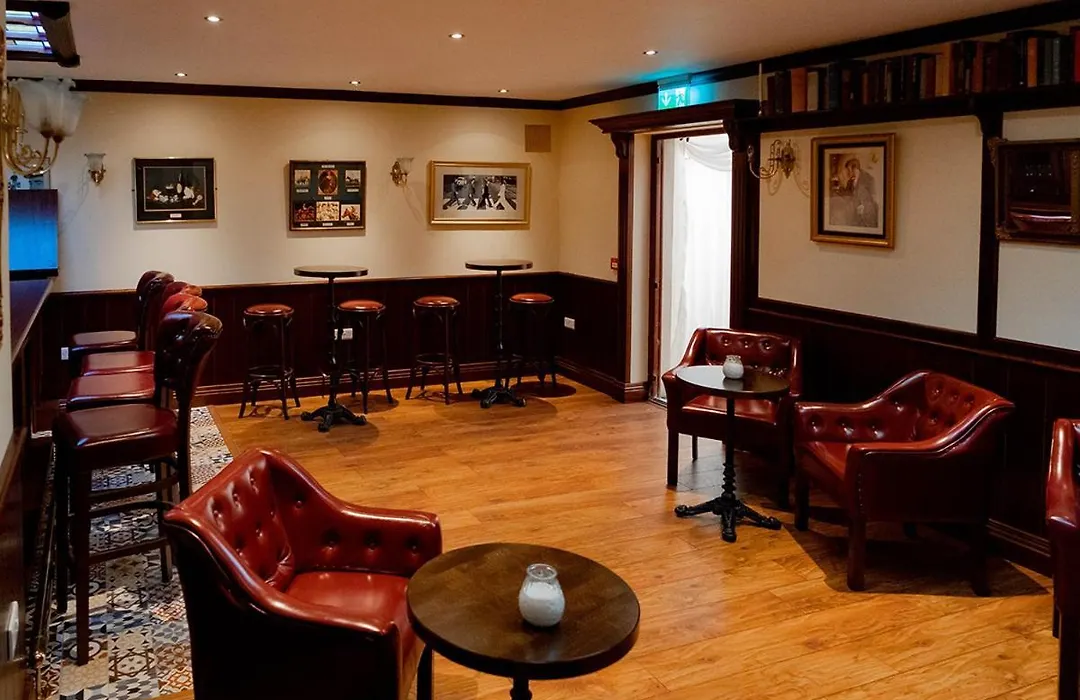 Trooperstown Lodge-1