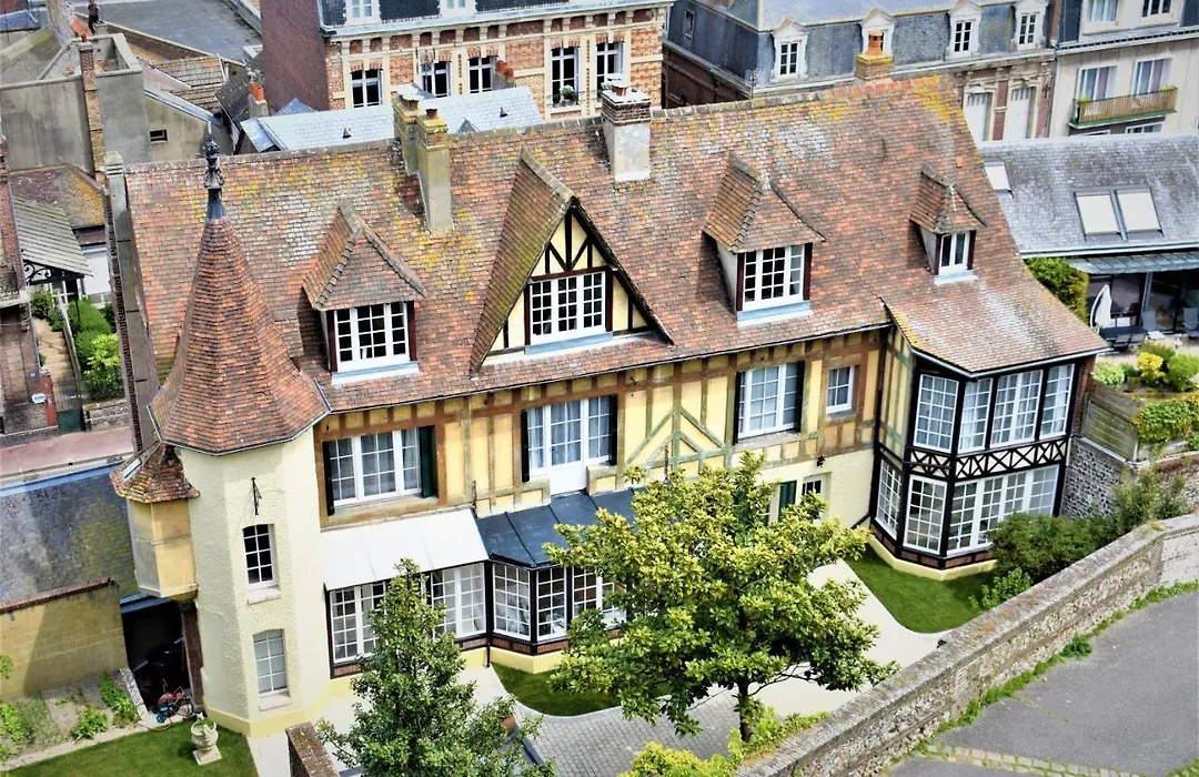 Villa Castel Chambres D'Hotes B&B-1
