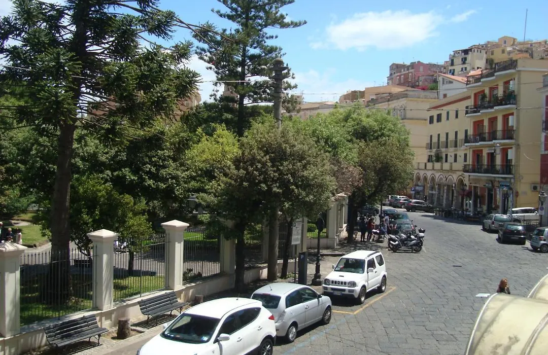 In Vacanza a Gaeta - L'Elica b&b-1