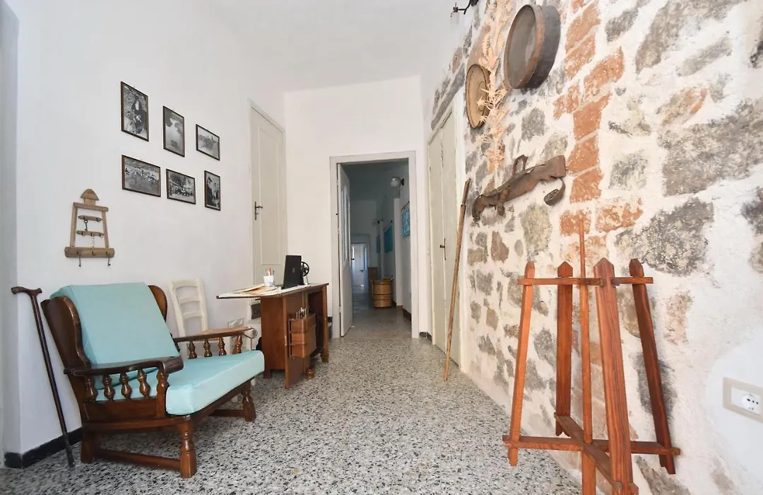 B&B Sa Domo De Sos Massaios-1