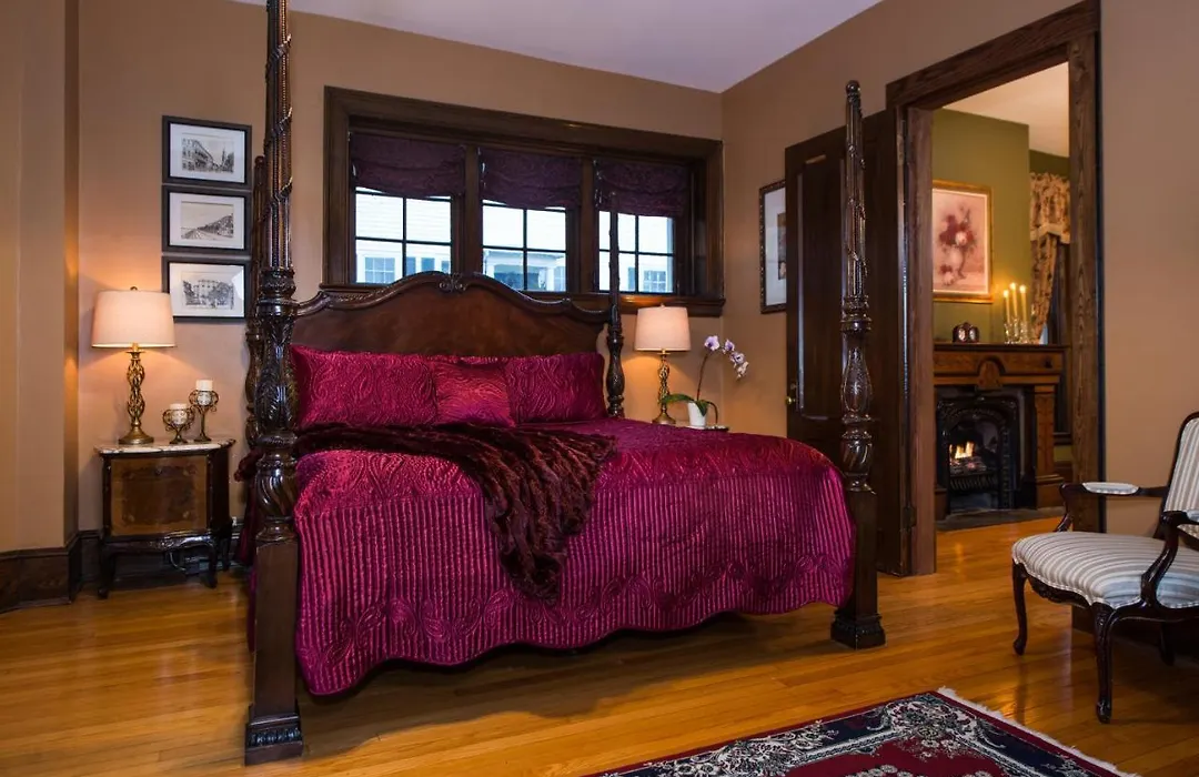 1840 Inn On The Main Bed And Breakfast-1