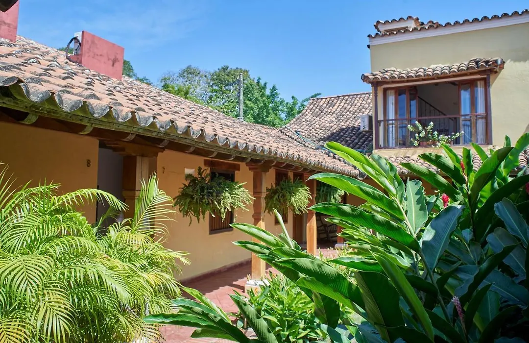 La Casa Amarilla-1