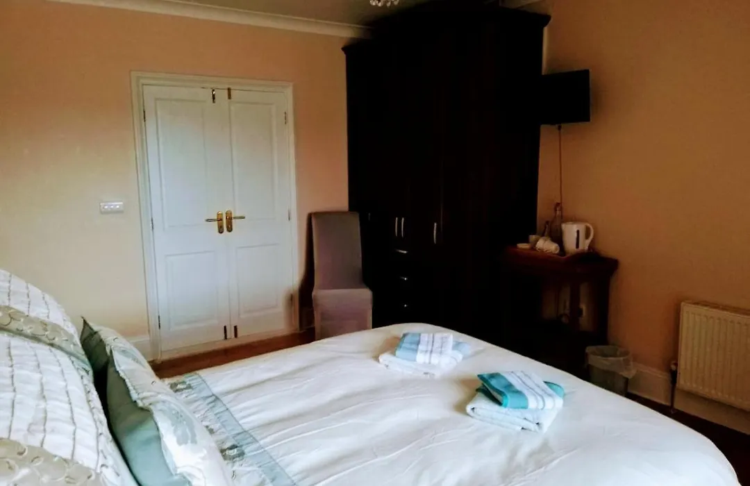 Hunters Lodge B&B-1