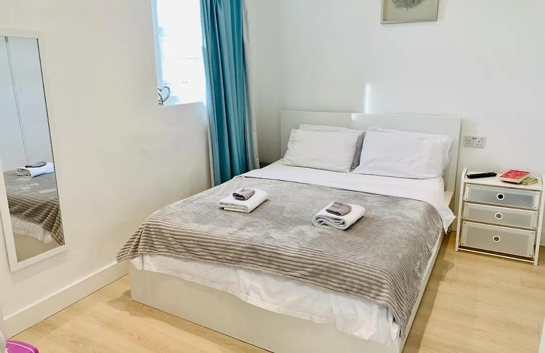 Quiet Cosy Rooms-1