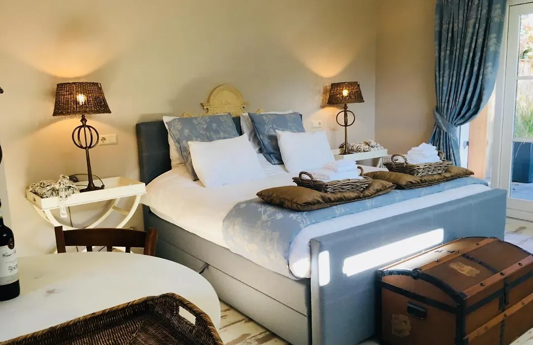 De Vijverkamer-----privé diner op de kamer mogelijk!!-1