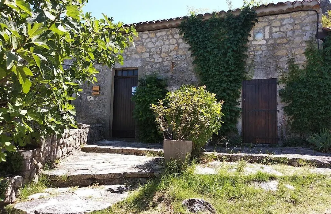le rocher de Sampzon-1